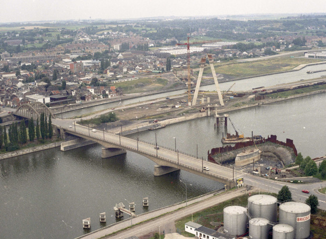 Wandre. Pont en construction.