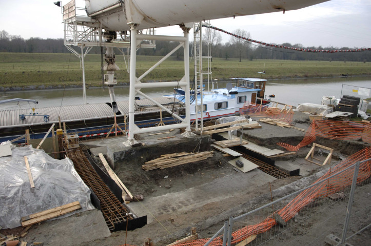 Saint-Ghislain. Tertre. Canal Nimy-Blaton. Chantier sur le site KEMIRA.