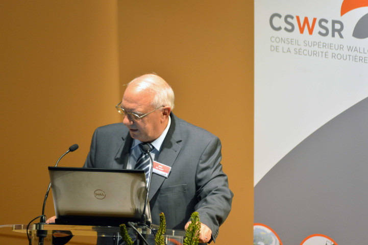 Namur. Palais des congrès. Présentation du rapport du conseil supérieur wallon de la sécurité routière.