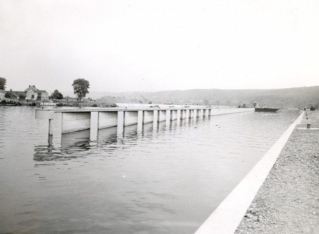 Construction du barrage éclusé d'Ampsin-Neuville