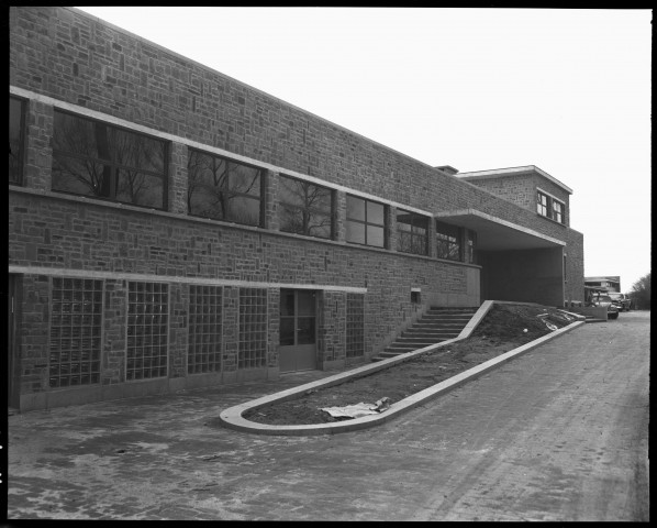 Pont-à-Celles. Nouvelle école moyenne.