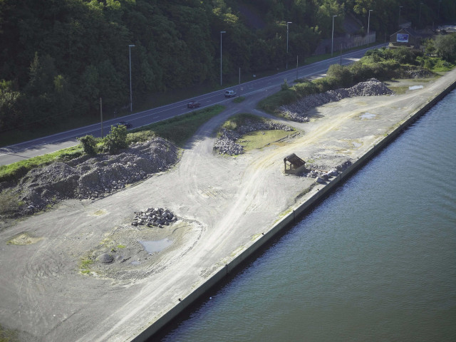 Andenne. Sclayn. Port autonome de Namur. Vues aériennes.
