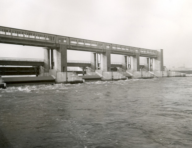 Construction du barrage éclusé d'Ampsin-Neuville