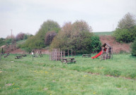 Grace-Hollogne- Horion-Hozemont. Aire de jeux et bloc sanitaire de l'aire de repos.