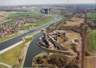 Le Roeulx. Thieu. Jonction du canal et de l'ascenceur n°4 et de Strepy-Thieu. Ancienne cimenterie.