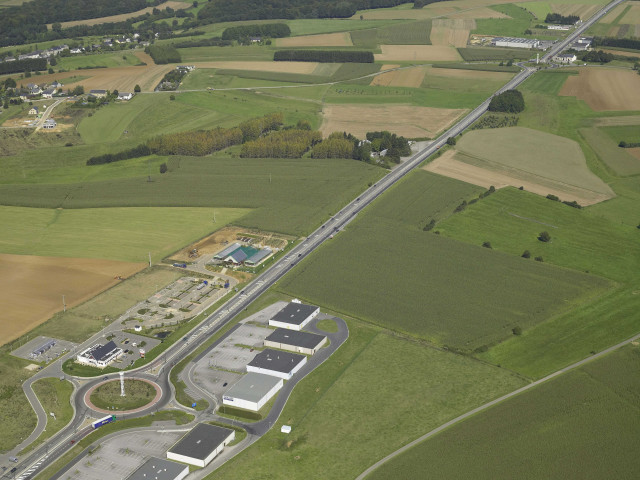 Messancy. Wolkrange. RN81. Giratoires du triangle et du bambou bar.