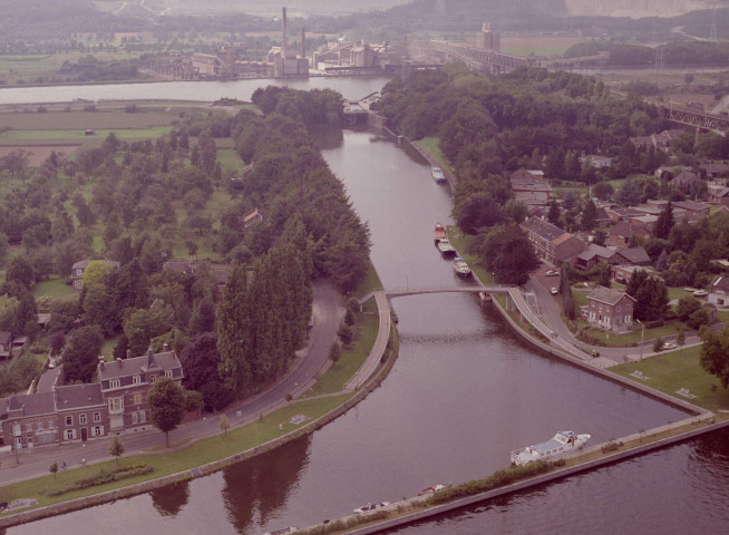 Visé. Canal de jonction.