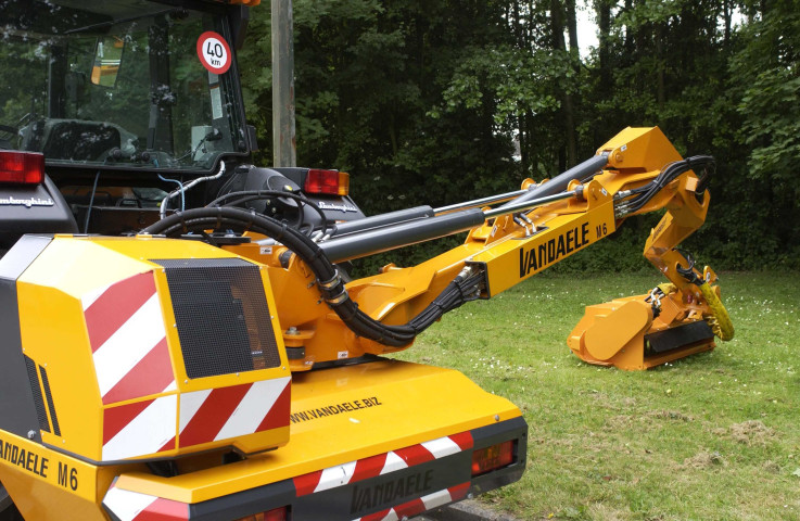 Namur. Daussoulx. Régie autoroutière D131-21, rue Del'Grete, 41. Journée portes ouvertes. Actualisation de nouveau matériel. Charroi.