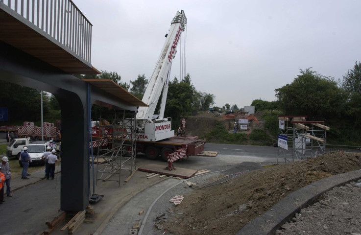 Herve. RAVeL. Pose de la passerelle.