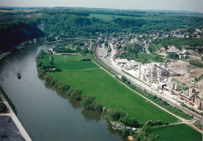 Andenne. Namêche. Meuse. Rive gauche entre le pont de Namêche et Gevrine.