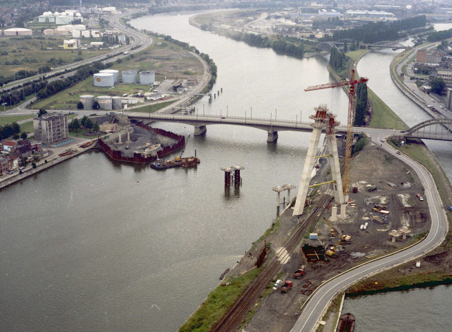 Wandre. Pont en construction.