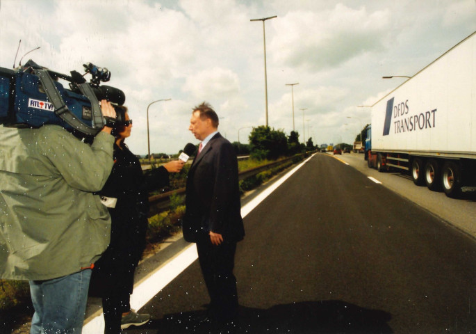 Grâce-Hollogne. Horion-Hozémont. E42. Inauguration par M. le Ministre Daerden de la mise en circulation de la 3° bande autoroutière.