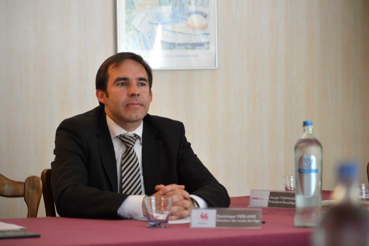 Neupré. Plainevaux. Conférence de presse de M. le ministre Henry: "Quand nos déchets de construction servent à l'aménagement de routes".