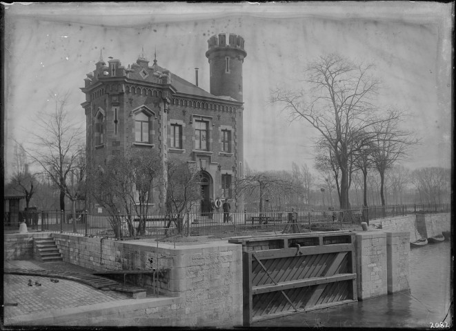 Liège. Maisons éclusières sur le Canal de l'Ourthe.