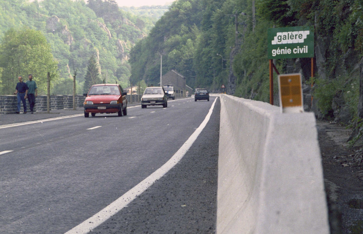 Comblain-au-Pont. Inauguration par Jean-Pierre Grafé, ministre des Travaux publics, de la RN633.