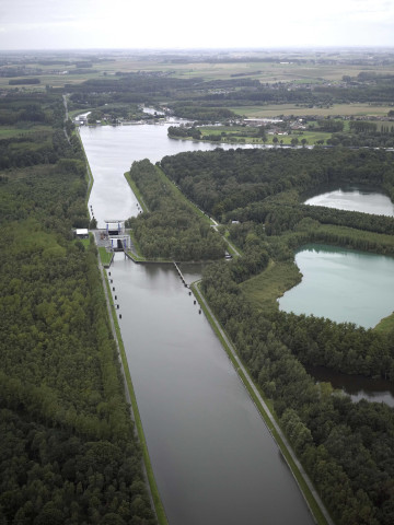 Antoing. Péronnes. Canal Nimy-Blaton-Péronnes. Ecluse de Péronnes.