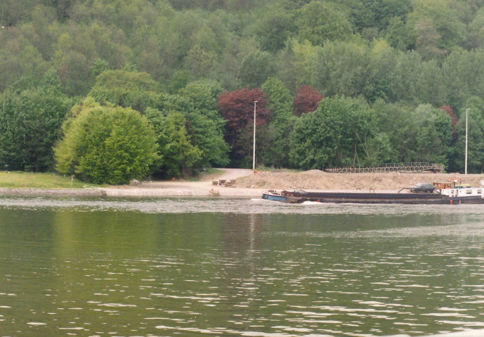Anhée. Aménagements divers en bord de Meuse.