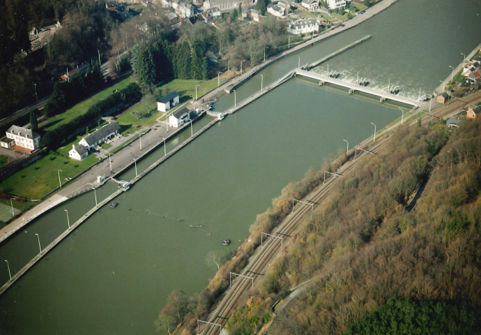 Profondeville. Rivière. Vues aériennes.