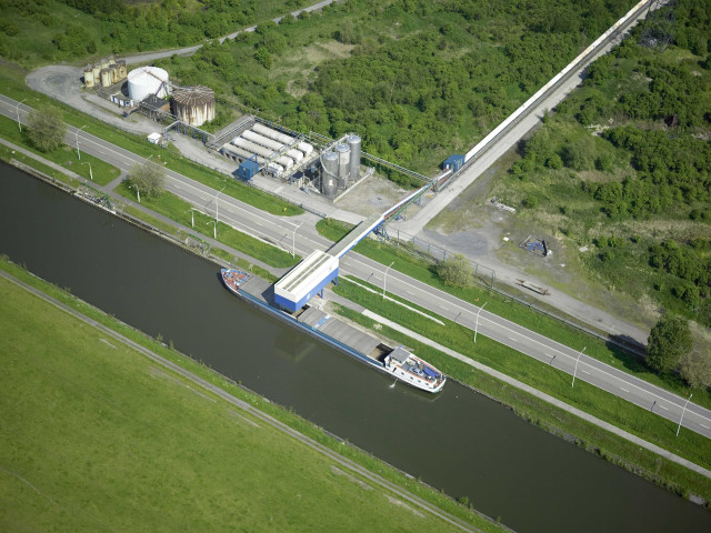 Saint-Ghislain. Tertre. Canal Nimy-Blaton-Péronnes. Vues aériennes.