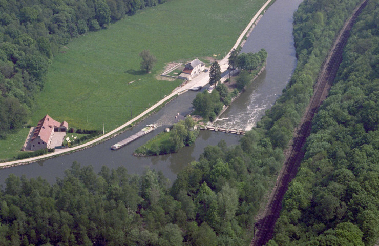 Barrage et écluse n°7 du Trou d'Aulne.