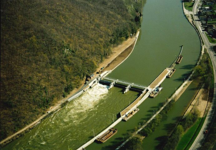 Hastière. Barrage-écluse n°1. Evolution du chantier.