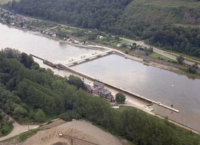 Dave. Barrage de Tailfer sur la Meuse.