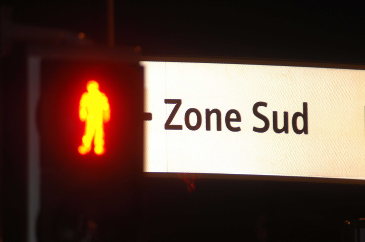 Ans. Loncin. Placement d'un nouveau portique de nuit.