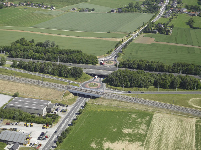 Crisnée. Sortie d'autoroute.