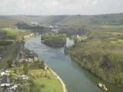 Hastière. Heer-Agimont. Dragage en Haute-Meuse. Pont-route haubane (RN 909) et île d'Androsart.