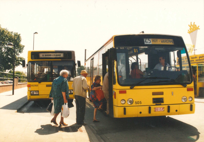 Waremme. Gare des bus.