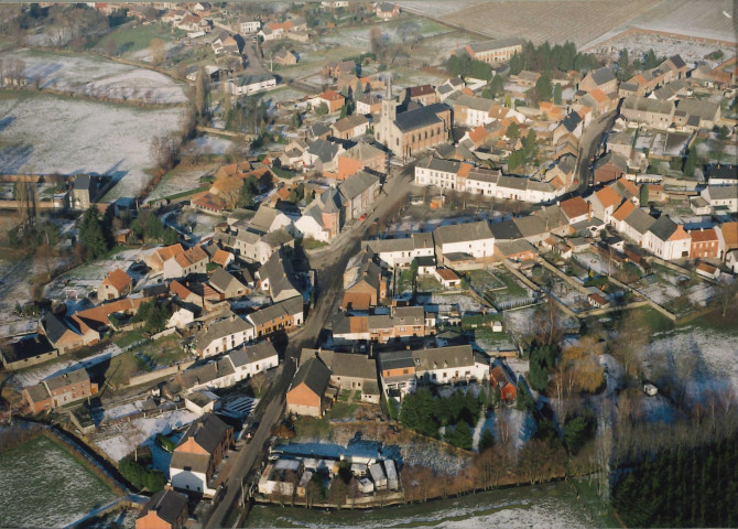 Walcourt. Clermont. Ferme, château et ville.