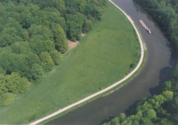 Sambre, méandre en amont de Grand courant.