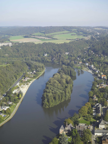 Yvoir. Ile de Godinne.