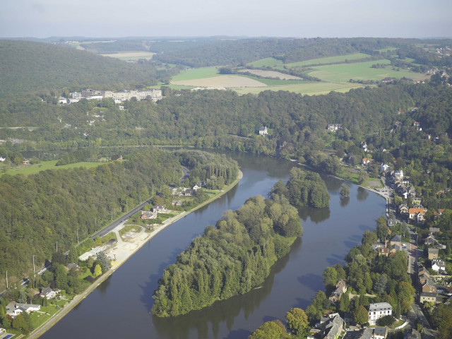 Yvoir. Ile de Godinne.