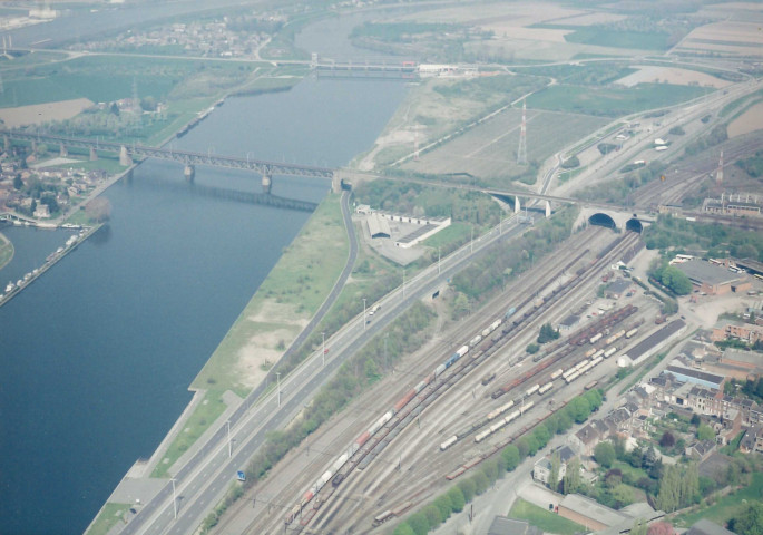 Visé. Lixhe. Pont-rail. Liaison Lixhe - Monland.