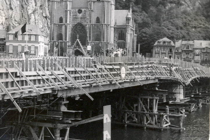 Vues de la construction du pont Charles de Gaulle