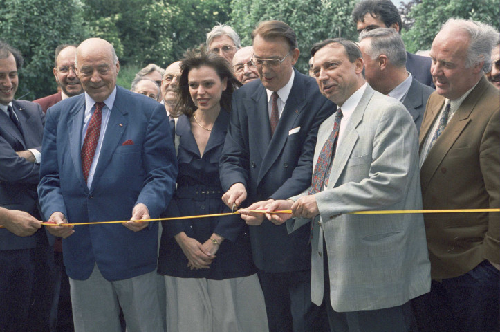 Ans. Inauguration du chantier des deux bretelles d'accès à l'autoroute E40 par Jean-Pierre Grafé, ministre des Travaux publics.