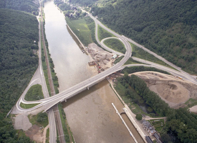 Dave. Barrage de Tailfer sur la Meuse.