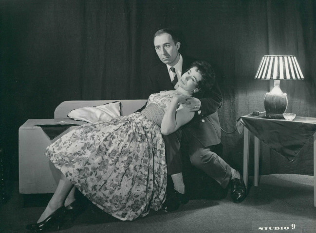 Saison 57-58. Entre Chien et Loups de Gabriel Arout (Première 14 décembre 1957)