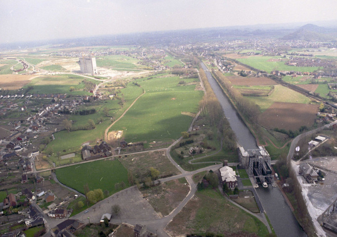 Strépy-Bracquegnies. Ascenseur n° 4.