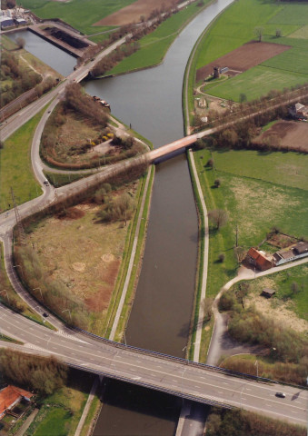 Saint-Ghislain. Darse d'Hautrage et zoning industriel d'Hautrage-Villerot.