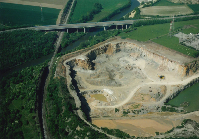 Charleroi. Monceau-sur-Sambre. Les carrières.