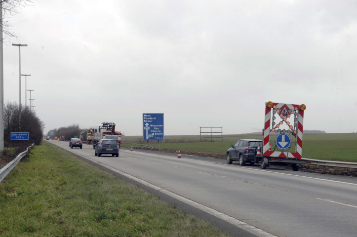 Villers-le-Bouillet. Chantier mobile du SIPP sur l'autoroute.