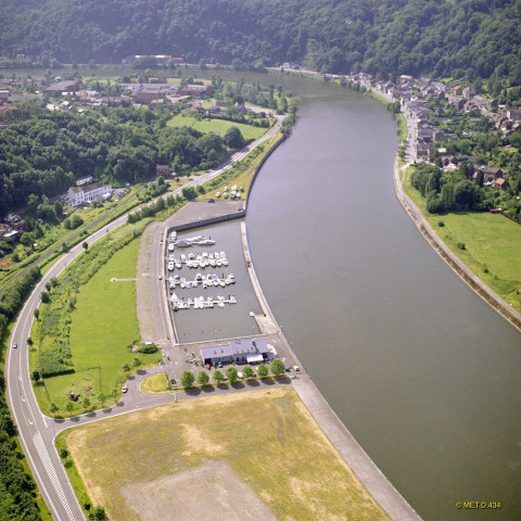 Huy. Statte. Port de plaisance.