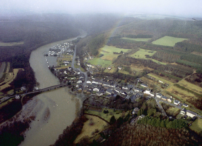 Vresse-sur-Semois à Mouzaive. La Semois en crue.