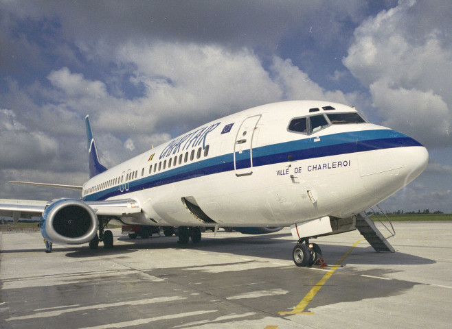 Gosselies. Aéroport de Charleroi Brussels South et Boeing 737 "Ville de Charleroi".