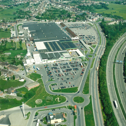 Châtelet. Châtelineau. Magasin Cora.