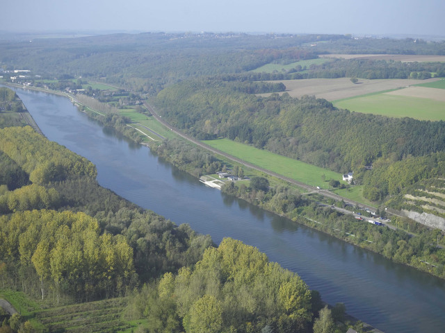 Wanze. Bas-Oha. Halte nautique sur la Meuse.