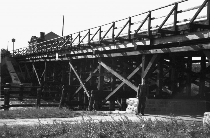 Solre-sur-Sambre. Pont sous la route Mons-Beaumont.