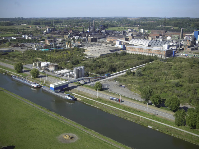 Saint-Ghislain. Tertre. Auvent Kémira.